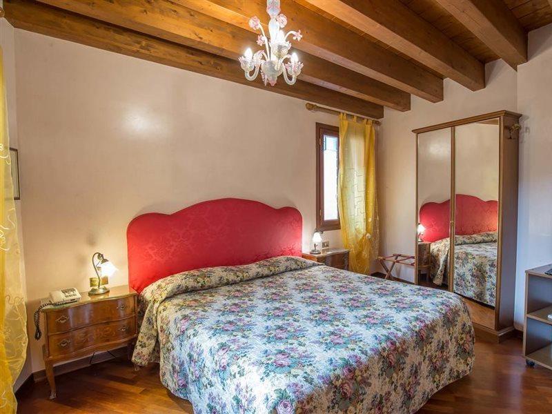 Hotel Piccola Fenice Venedig Exteriör bild