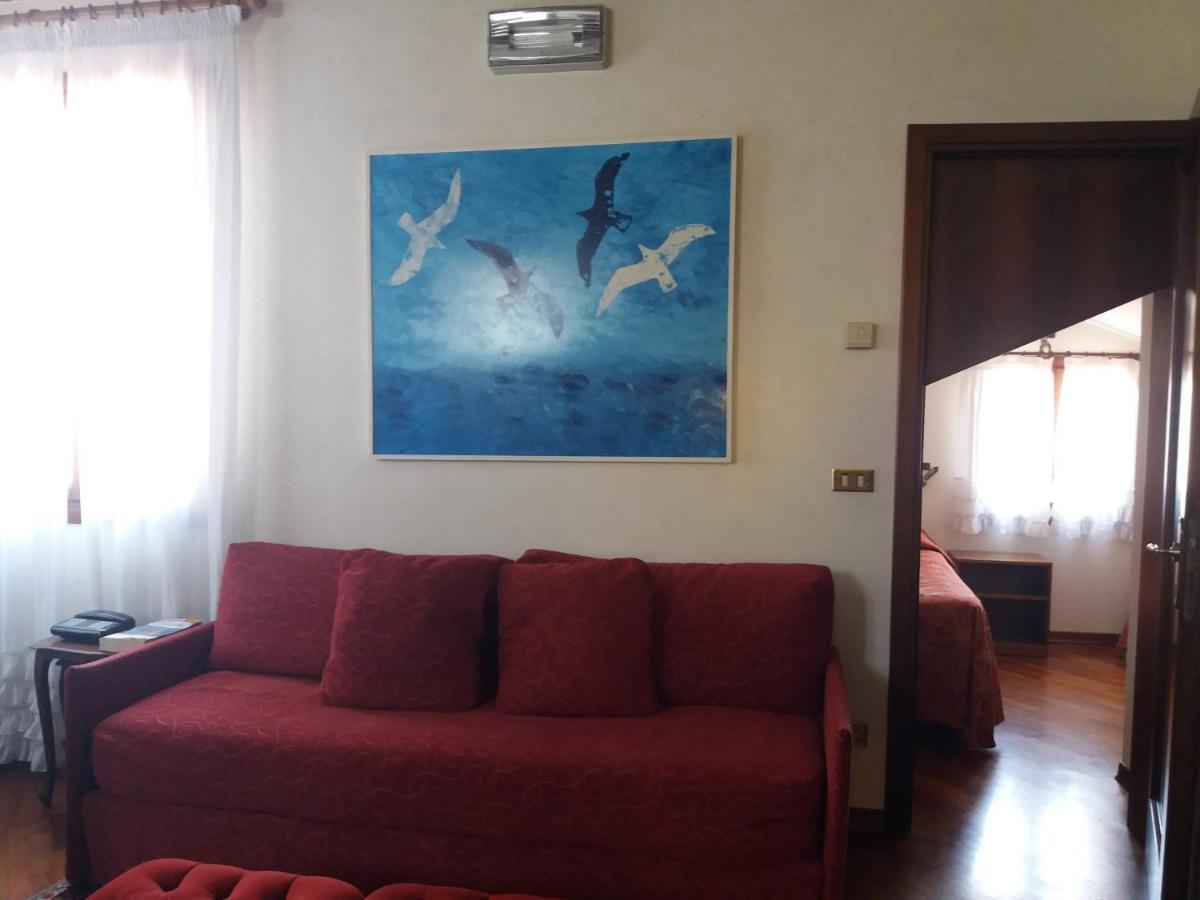 Hotel Piccola Fenice Venedig Exteriör bild