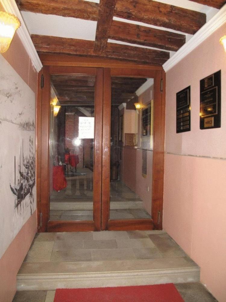 Hotel Piccola Fenice Venedig Exteriör bild